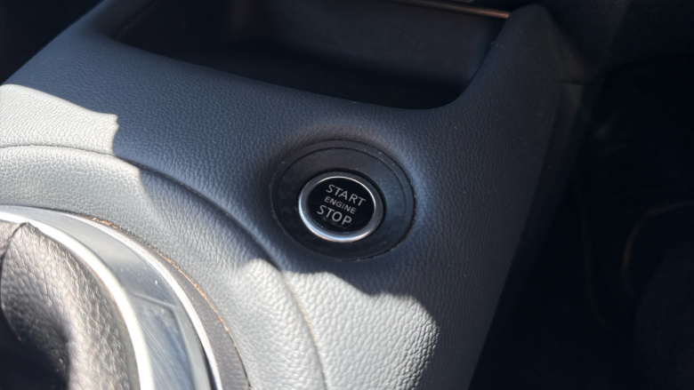 Nissan Juke 1.0 DiG-T 114 N-Connecta 5dr Petrol Hatchback